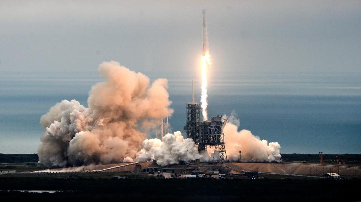 La nave estelar de SpaceX despegó de su plataforma de lanzamiento el jueves por la mañana en su primer vuelo de prueba antes de explotar minutos después.