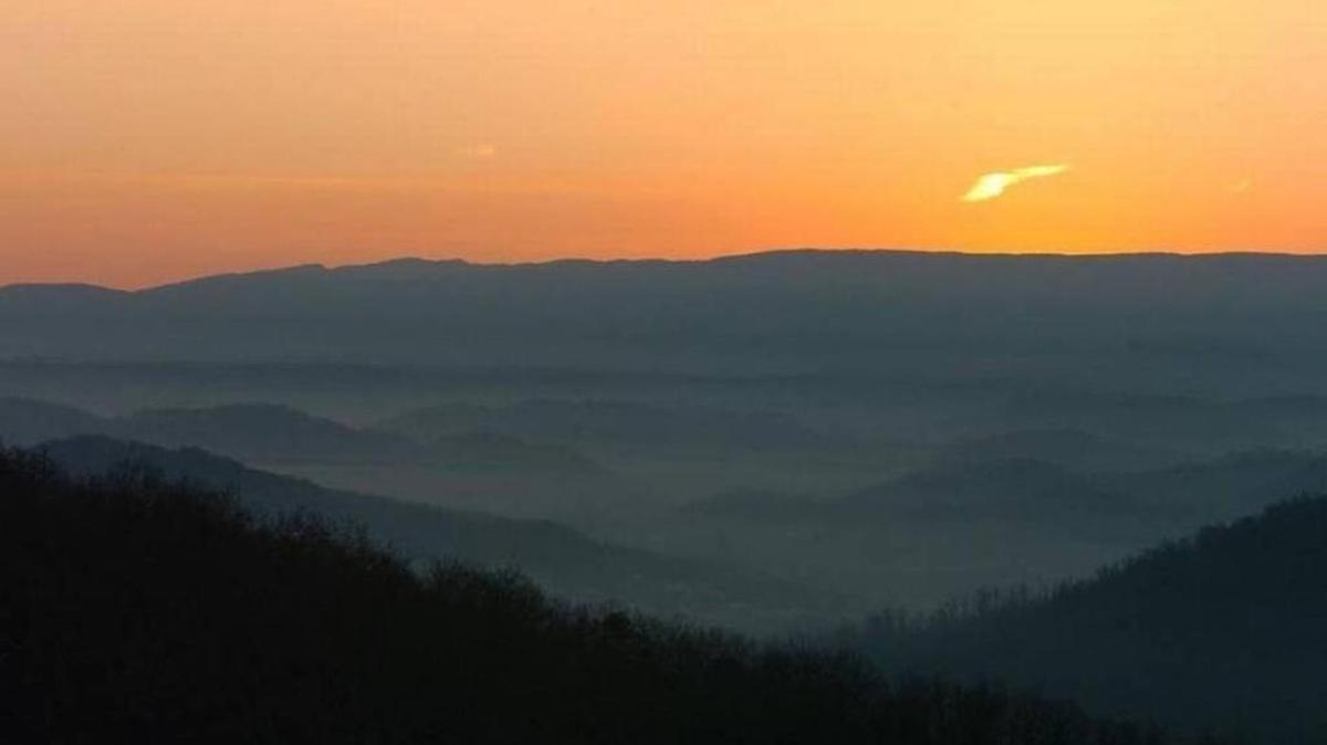 Dawn at Pine Mountain State Park in Pineville.