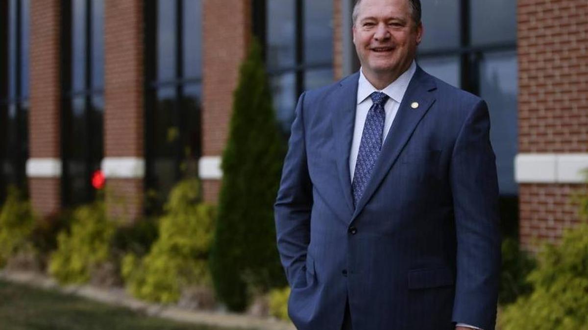 House Speaker Jeff Hoover can best support his governor by helping him declare victory at U of L and walk away from a useless conflict.