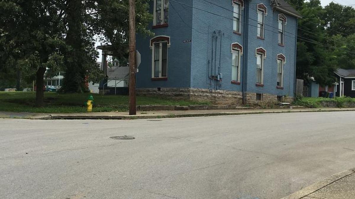 Pine Street Victorian house on edge of Historic Woodward Heights Neighborhood in downtown Lexington