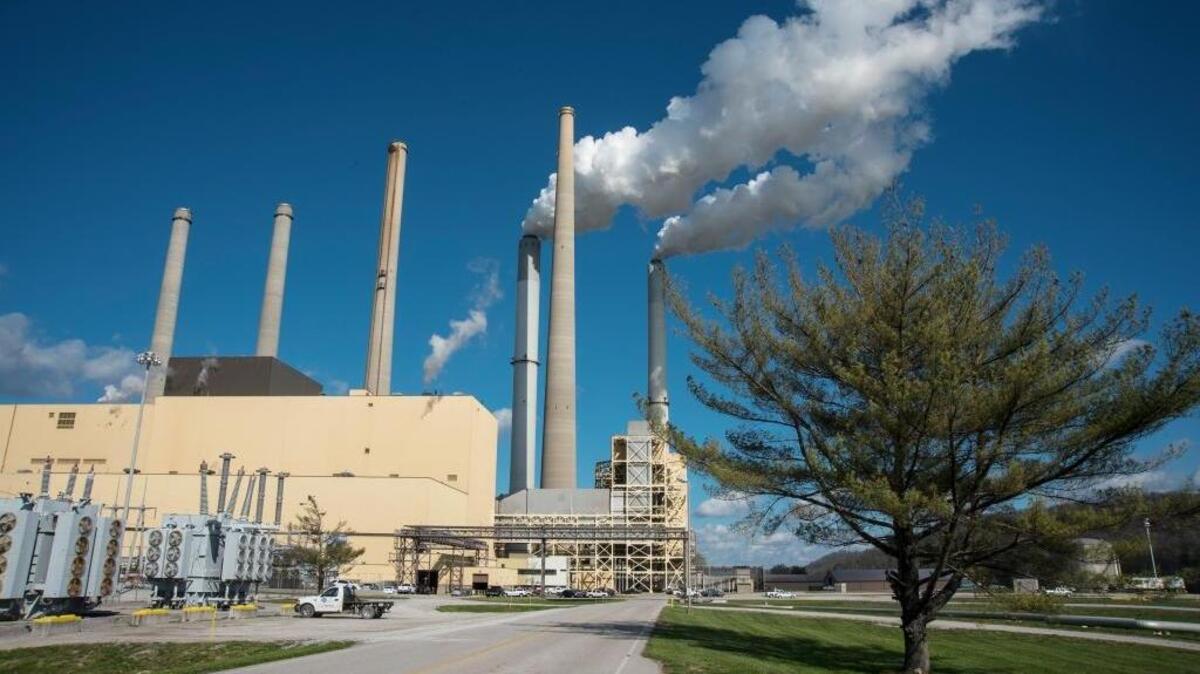 East Kentucky Power’s Spurlock generating station on the Ohio River near Maysville.