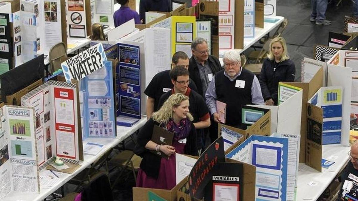 Judges surveyed the finalists at the 2017 Kentucky American Water Science Fair.