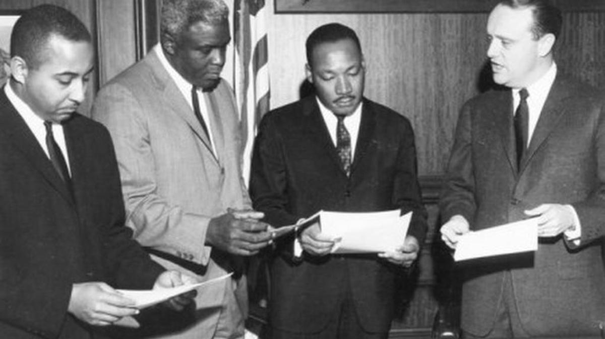 Gov. Edward T. “Ned” Breathitt, right, met with, left to right, Frank Stanley Jr., Jackie Robinson and the Rev. Martin Luther King Jr.