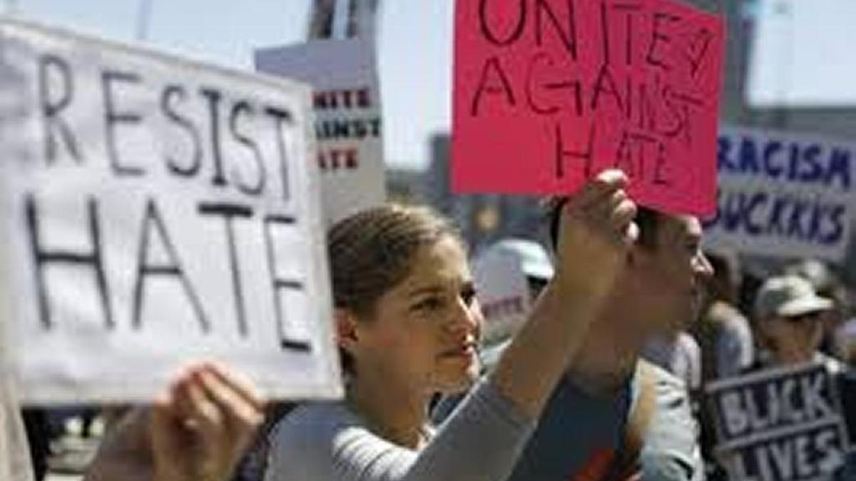 San Francisco’s rally against white supremacists was large and peaceful.