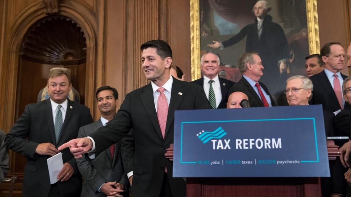 Speaker of the House Paul Ryan, R-Wis., and Senate Majority Leader Mitch McConnell, R-Ky., right, discussed the Republicans’ proposed rewrite of the tax code for individuals and corporations at the Capitol on Sept. 27.