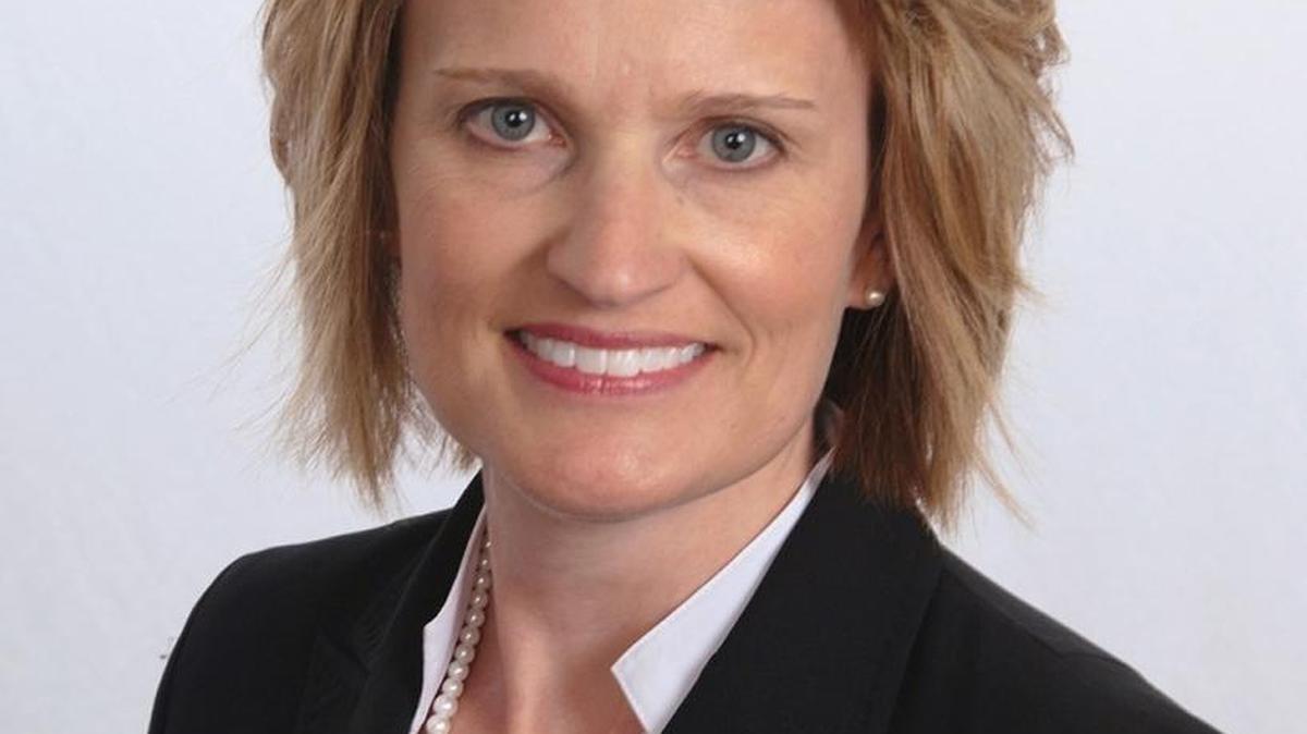Dr. Julie Daftari