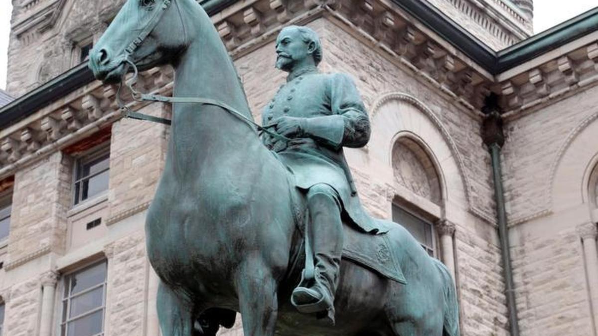 The John Hunt Morgan statue on the lawn of the old Fayette Co. Courthouse on West Main St. Morgan was known as the “Thunderbolt of the Confederacy.”