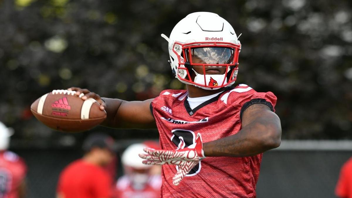 Louisville quarterback Lamar Jackson warmed up before the start of the first open NCAA college football practice of the season on July 31 in Louisville.