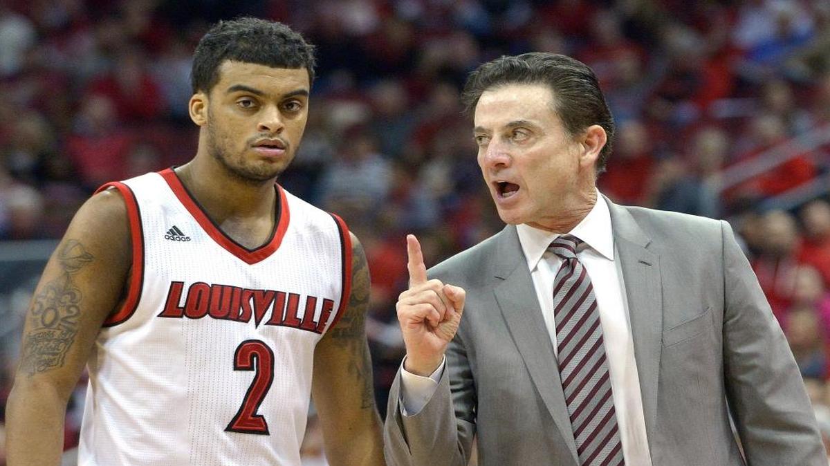 Louisville Coach Rick Pitino, right, talked with Quentin Snider during the second half against Boston College on Feb. 6, 2016, in Louisville.