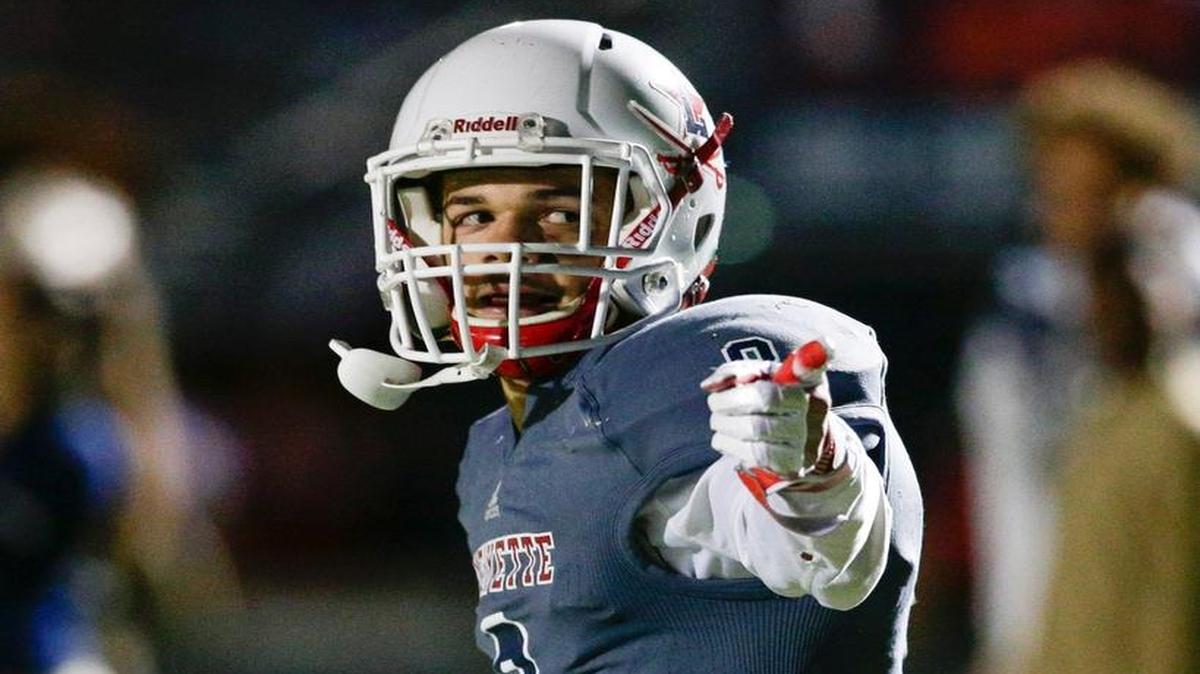 Lafayette wide receiver Quinten Brown celebrated his second-quarter touchdown against Simon Kenton in the Class 6A region finals last season. Brown, now a freshman receiver at Lindsey Wilson, scored two touchdowns in a 56-7 victory over Cincinnati Christian on Saturday.