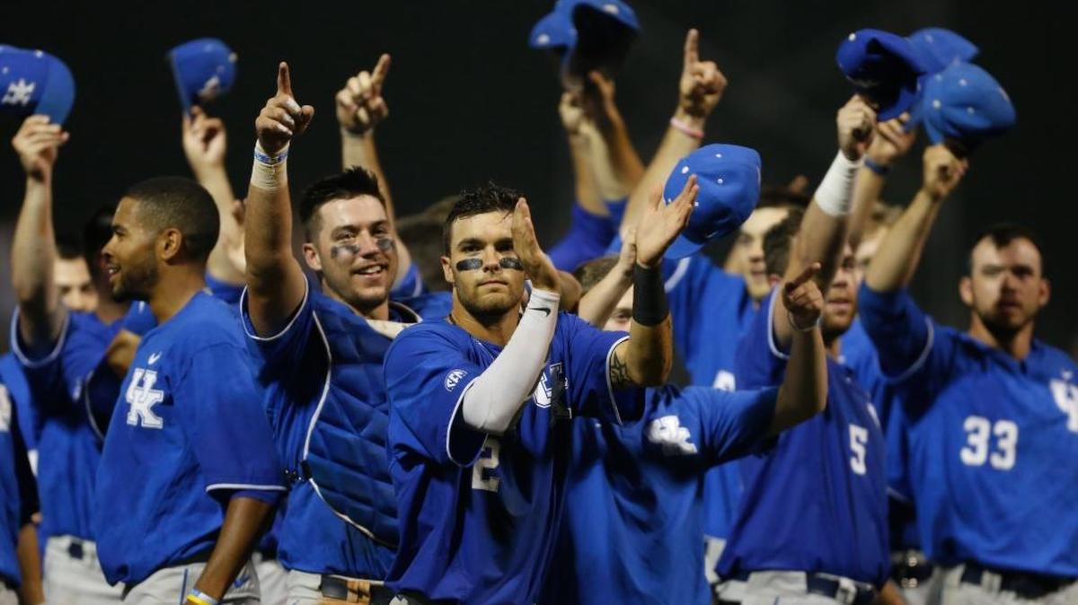 Kentucky baseball players saluted the crowd after defeating N.C. State 10-5 in the NCAA Tournament Lexington Regional at Cliff Hagan Stadium on June 5.