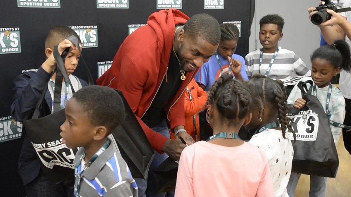 Charlotte Hornets forward Michael Kidd-Gilchrist signs autographs for kids from Partners for Parks at DICK’S Sporting Goods at Southpark. on Tuesday, December 5, 2017. Ten local kids from Partners for Parks received $100 DICK’S Sporting Goods gift cards and shopping help from Kidd-Gilchrist, as part of the event sponsored by DICK’S Sporting Goods.