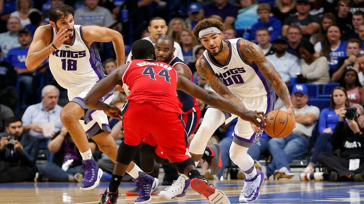 Sacramento Kings center Willie Cauley-Stein (00) made a steal from Washington Wizards forward Andrew Nicholson (44) in the third quarter of a preseason game in Rupp Arena on Saturday, Oct. 15, 2016.