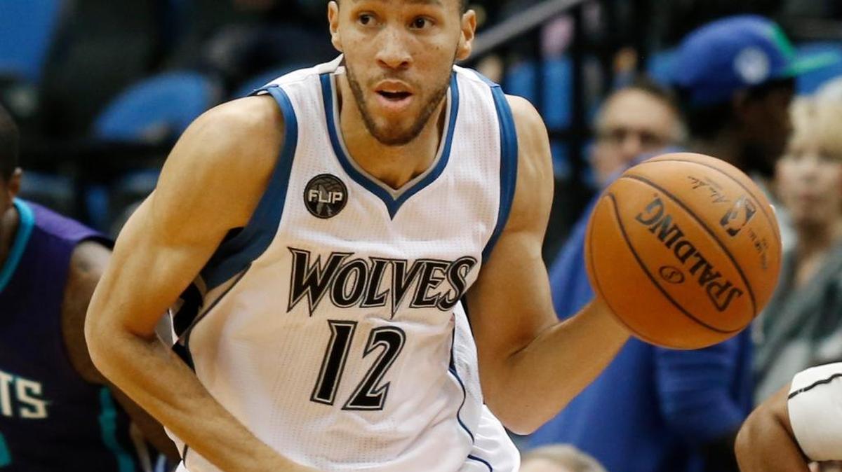 The Timberwolves’ Tayshaun Prince played against the Charlotte Hornets in the first quarter on Tuesday, Nov. 10, 2015.