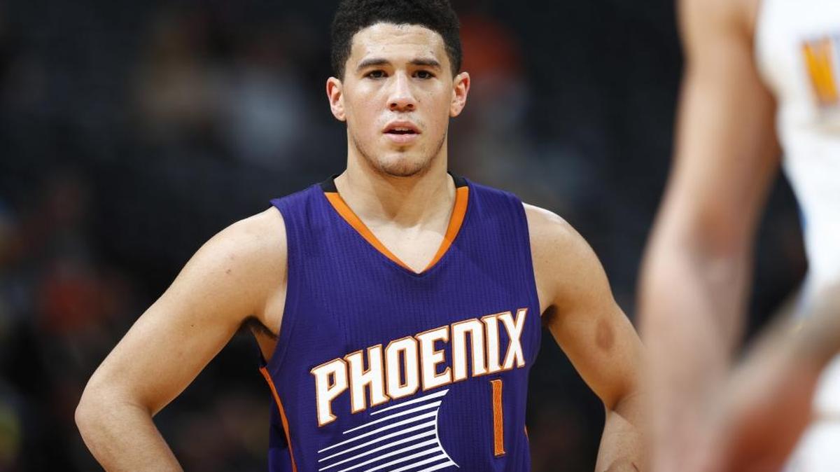 Devin Booker average 10.0 points in 21.5 minutes per game in his only season at Kentucky in 2014-15.