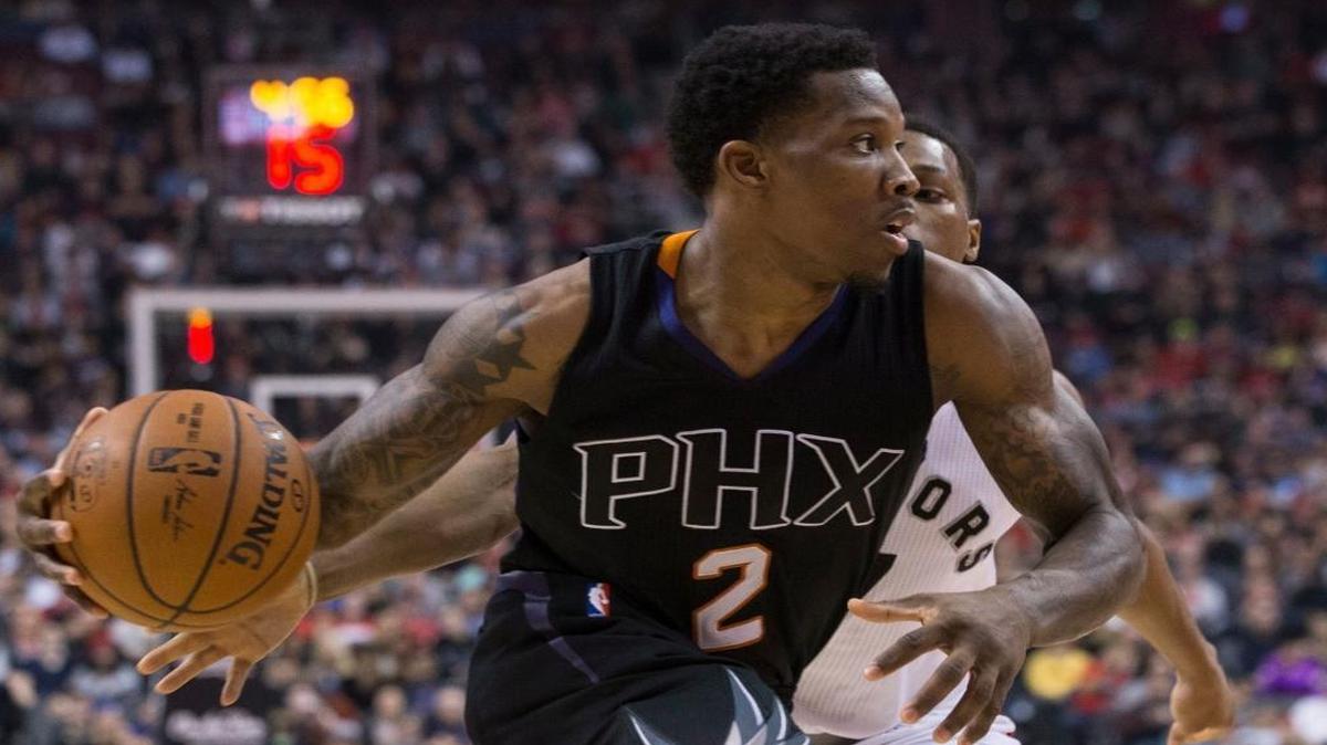 Phoenix Suns guard Eric Bledsoe (2) drives past Toronto Raptors guard Kyle Lowry during first-half NBA basketball game action in Toronto, Sunday, Jan. 22, 2017.