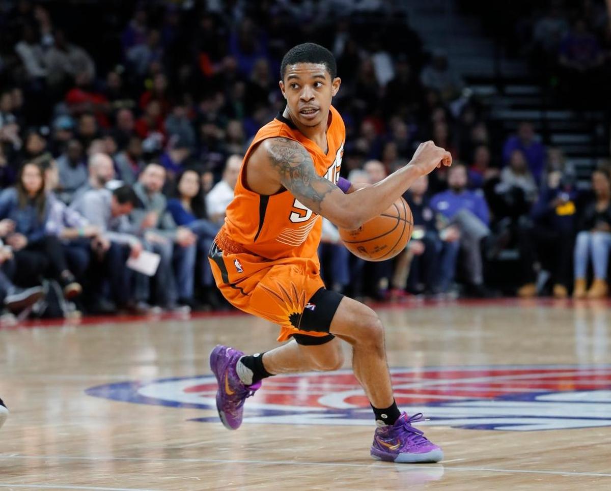 Phoenix Suns guard Tyler Ulis (8) plays against the Detroit Pistons in the first half of an NBA basketball game in Auburn Hills, Mich., Sunday, March 19, 2017.