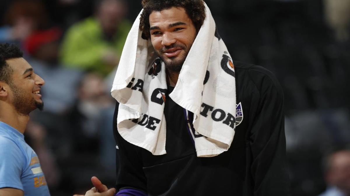 Sacramento Kings center Willie Cauley-Stein talked to fellow former Wildcat Jamal Murray, now with the Denver Nuggets, on Jan. 3 in Denver. The Kings won 120-113.
