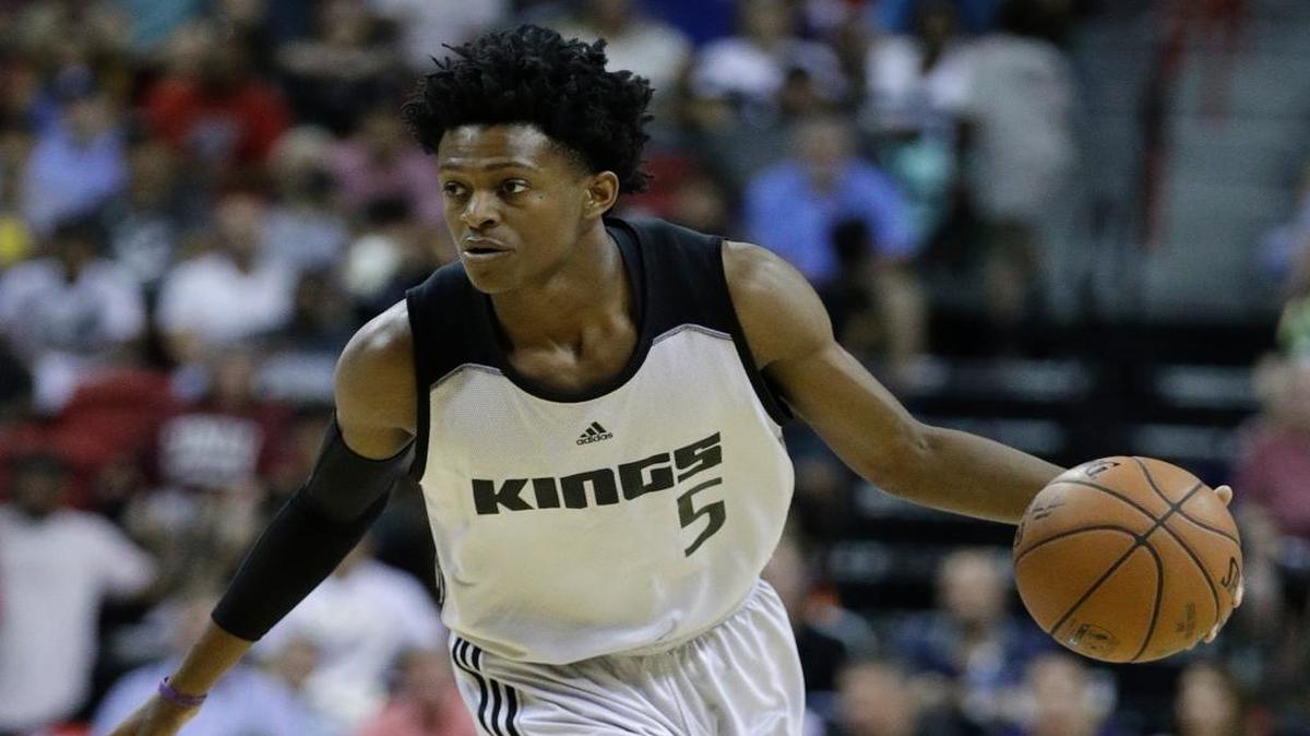 Thr Sacramento Kings’ De’Aaron Fox plays against the Los Angeles Lakers during the first half of an NBA summer league basketball game, Monday, July 10, 2017, in Las Vegas.