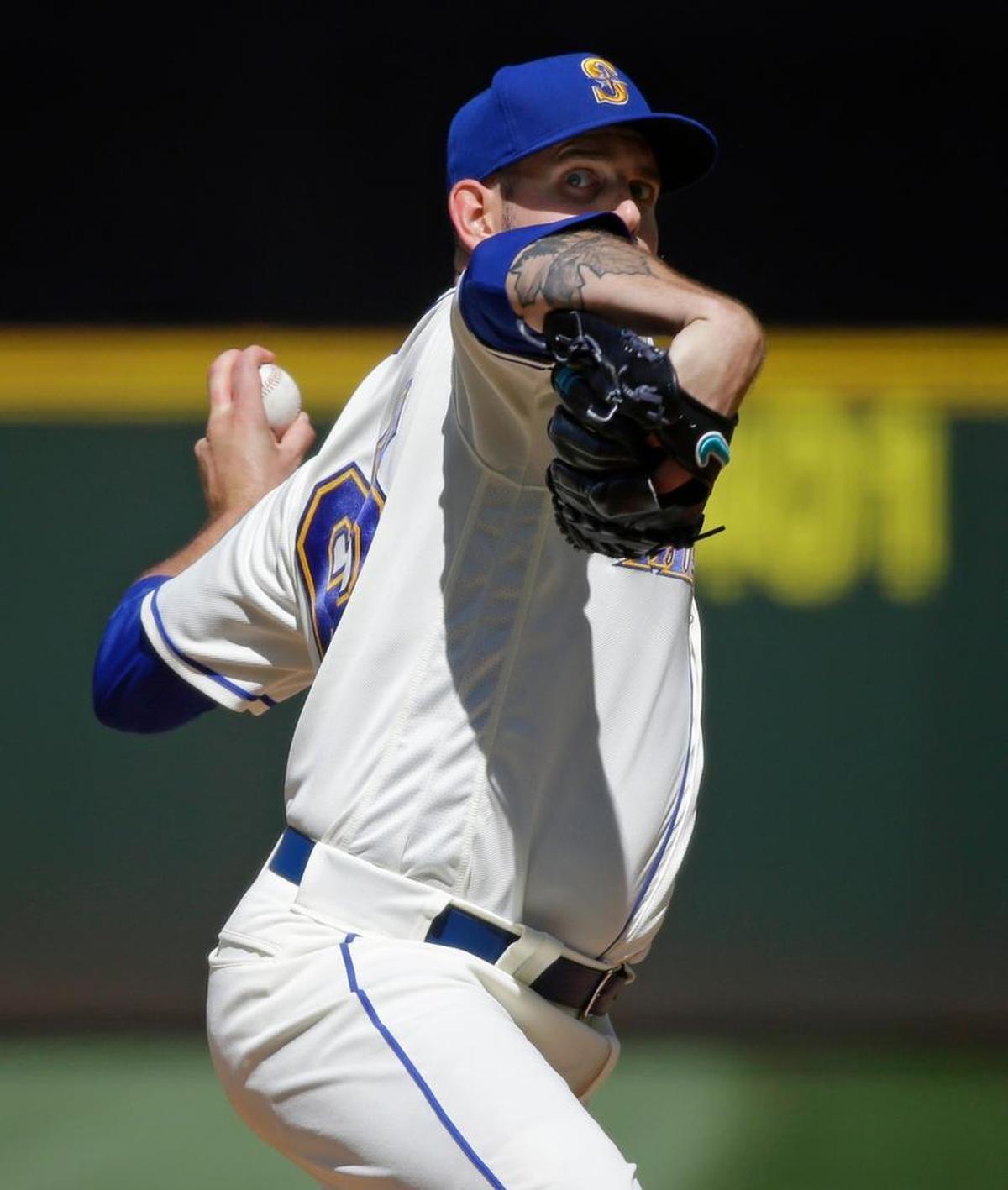 Seattle Mariners starting pitcher James Paxton throws against the New York Mets in the sixth inning of a baseball game, Sunday, July 30, 2017, in Seattle.