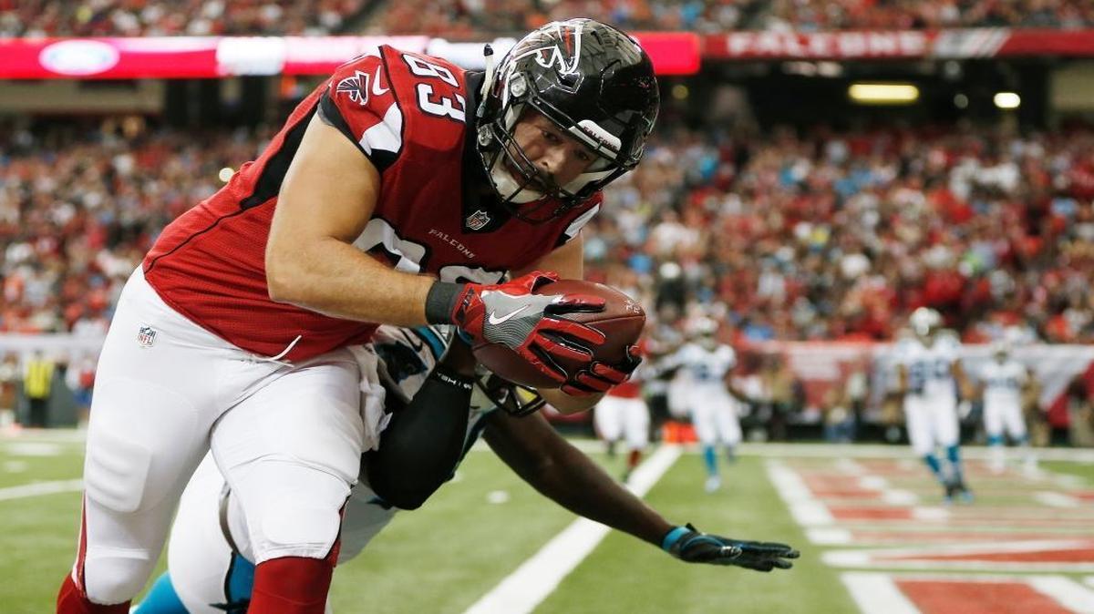 Atlanta Falcons tight end Jacob Tamme (83) scores a touchdown during the first half of an NFL football game against the Carolina Panthers, Sunday, Oct. 2, 2016, in Atlanta.