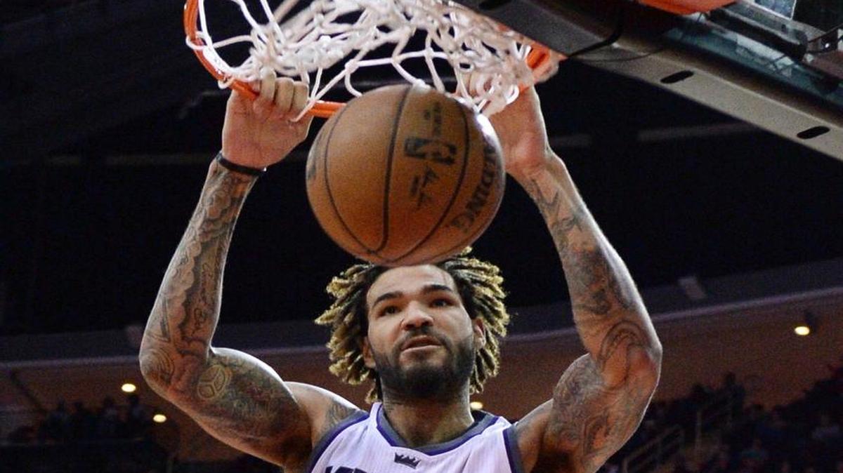 Sacramento Kings center Willie Cauley-Stein dunks against the Houston Rockets during the second half of an NBA basketball game Tuesday, Jan. 31, 2017, in Houston.