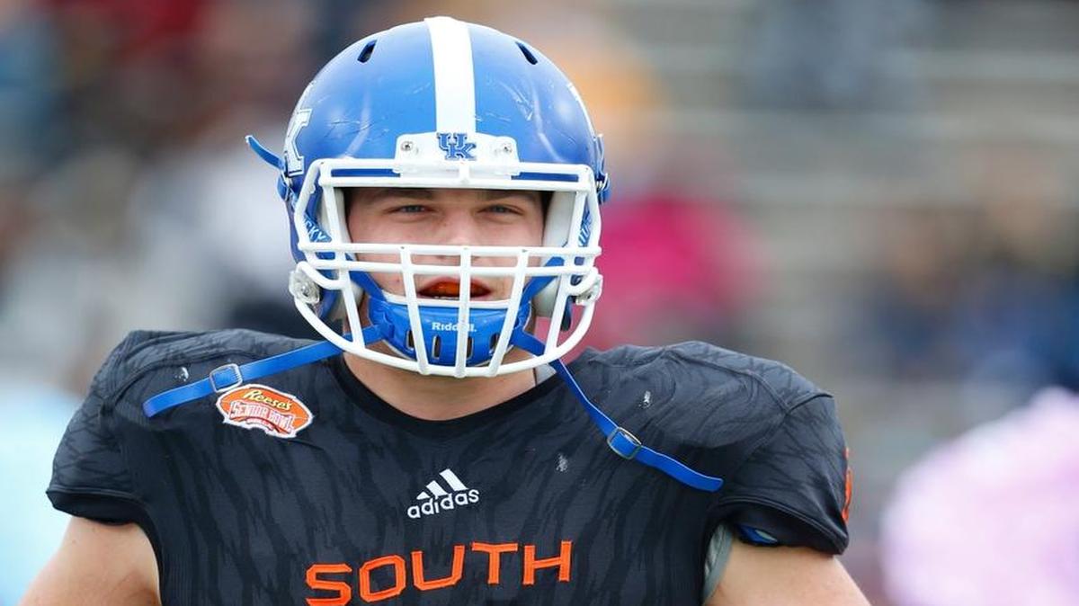 South squad center Jon Toth of Kentucky (72) runs on the field during the player introductions of the Senior Bowl NCAA college football game, Saturday, Jan. 28, 2017, at Ladd-Peebles Stadium in Mobile, Ala.