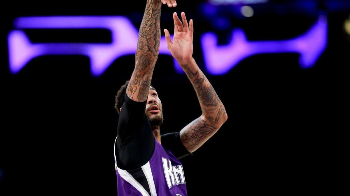 Sacramento Kings center Willie Cauley-Stein shoots against the Los Angeles Lakers during the first half of an NBA basketball game in Los Angeles, Tuesday, March 15, 2016.