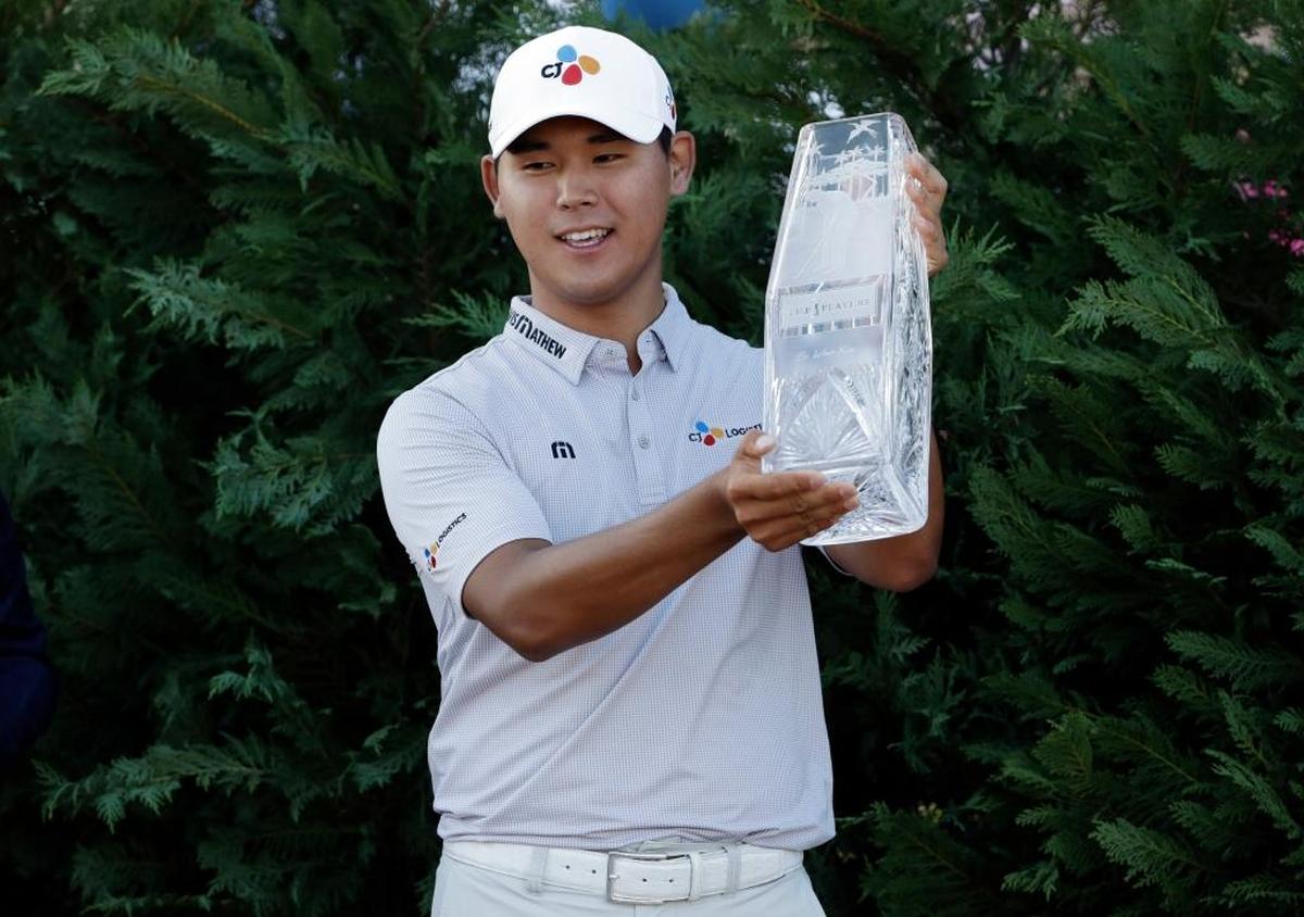 Si Woo Kim held The Players Championship Trophy after Sunday’s victory in Ponte Vedra Beach, Fla.