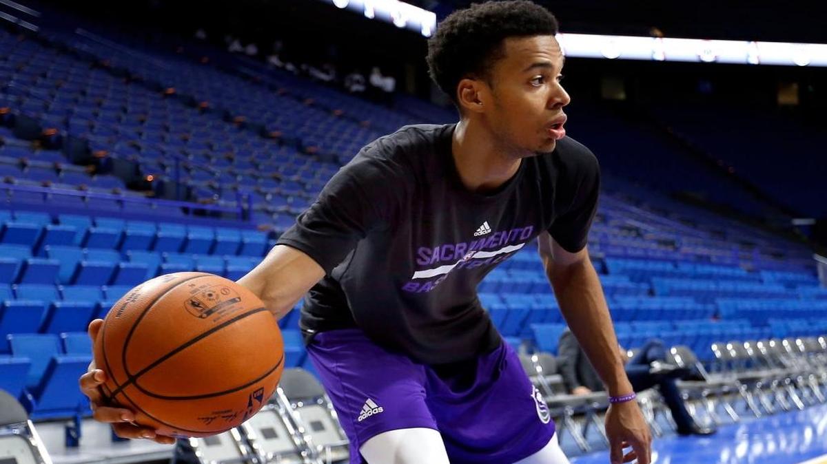 Sacramento Kings forward Skal Labissiere, right, practiced during warmups before the team’s preseason game against the Washington Wizards in Rupp Arena in Lexington on Saturday, Oct. 15, 2016.
