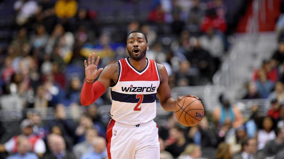 Washington Wizards guard John Wall gestures as he dribbled the ball during the first half of a game against the Chicago Bulls this month. The Wizards said an X-ray and an MRI on Wall’s right pinkie finger revealed no breaks or tears.
