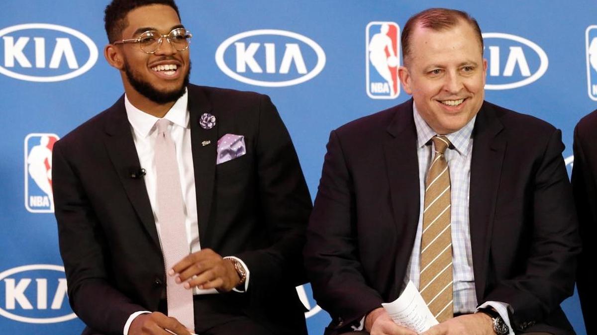 The Minnesota Timberwolves’ Karl-Anthony Towns, left, and new head coach Tom Thibodeau enjoyed a laugh during a news conference announcing Towns’ selection as NBA Rookie of the Year on Monday in Minneapolis.