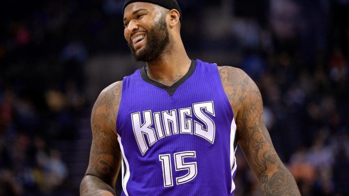Sacramento Kings center DeMarcus Cousins (15) plays in the first half of an NBA basketball game Wednesday, March 2, 2016, in Memphis.