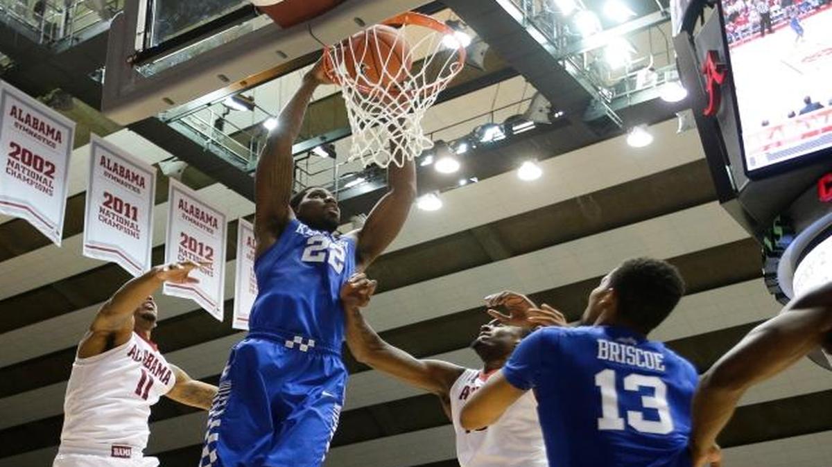 Kentucky’s Alex Poythress (22) puts in two of his 25 points against Alabama on Saturday, Jan. 9, 2016, at Coleman Coliseum in Tuscaloosa, Ala. Kentucky won 77-61.