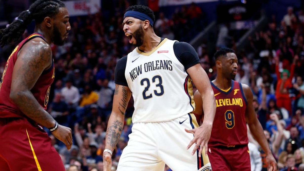 New Orleans Pelicans forward Anthony Davis (23) reacts after his slam dunk in the second half of an NBA basketball game against the Cleveland Cavaliers in New Orleans, Saturday, Oct. 28, 2017. The Pelicans won 123-101.