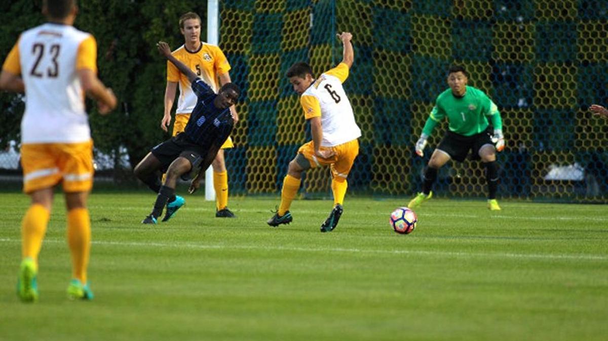 Kentucky opened its season with a 4-0 victory at Marquette.