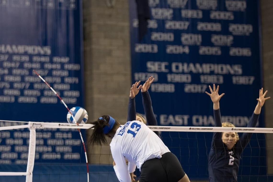 Kentucky’s Leah Edmond made a play against BYU in Memorial Coliseum during last season's NCAA Volleyball Tournament.