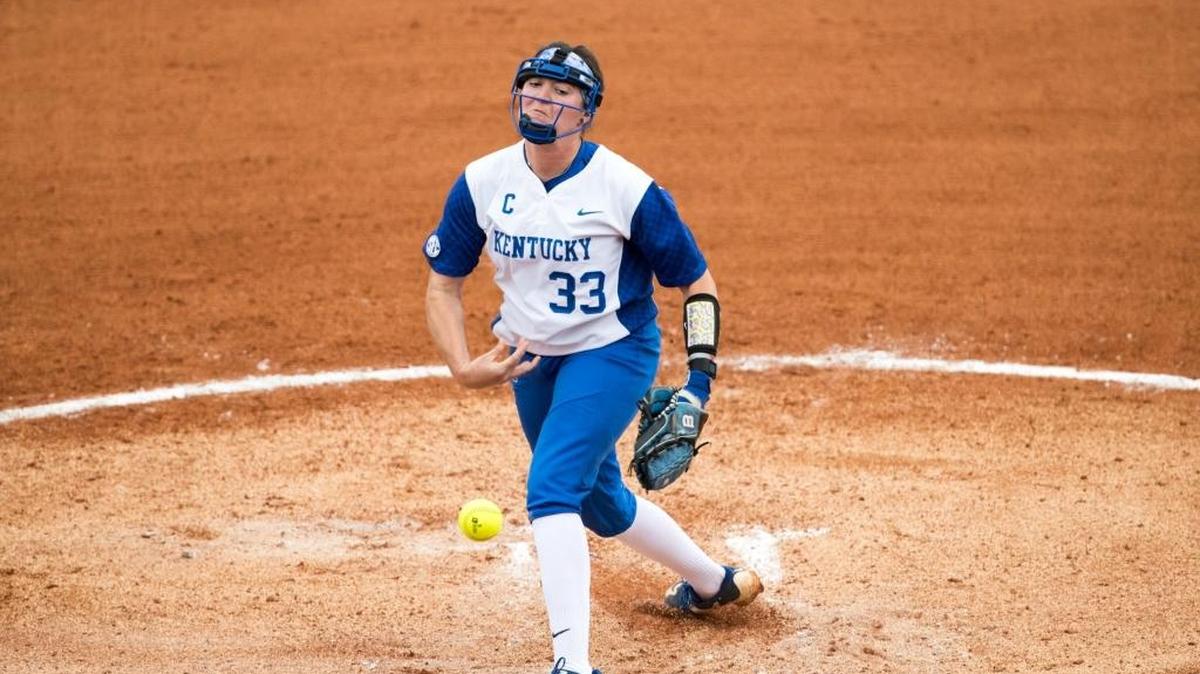 Kentucky starting pitcher Kelsey Nunley (33). Utah defeats UK 3-0 in game 3 of the 2016 NCAA Softball Lexington Regional played at John Cropp Stadium on Saturday May 21, 2016 in Lexington.