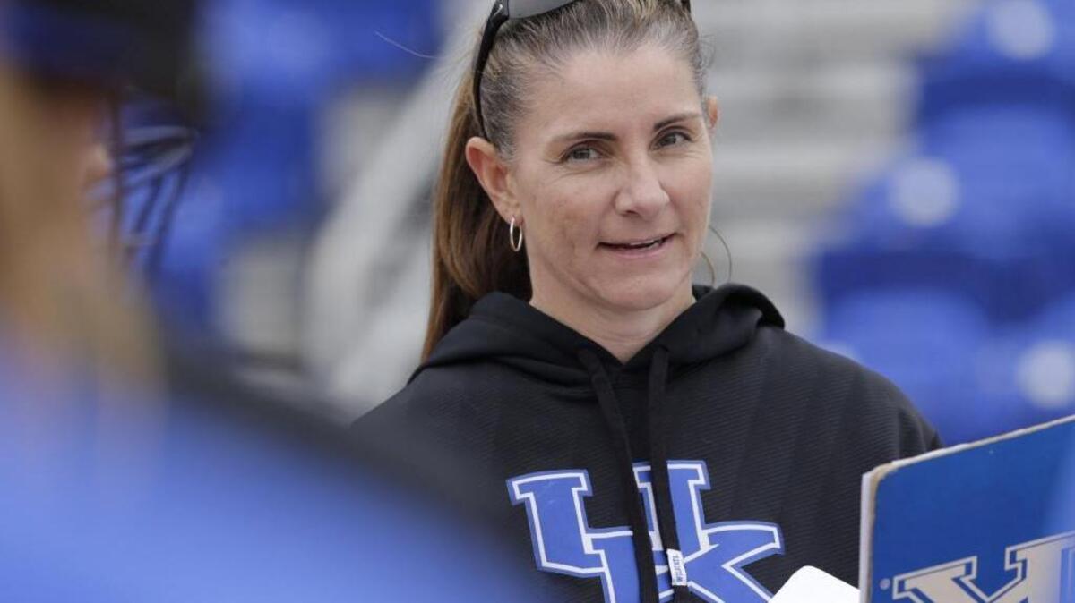 Coach Rachel Lawson’s Kentucky team is off to a 4-3 start this season after Wednesday night’s doubleheader split at No. 5 UCLA.