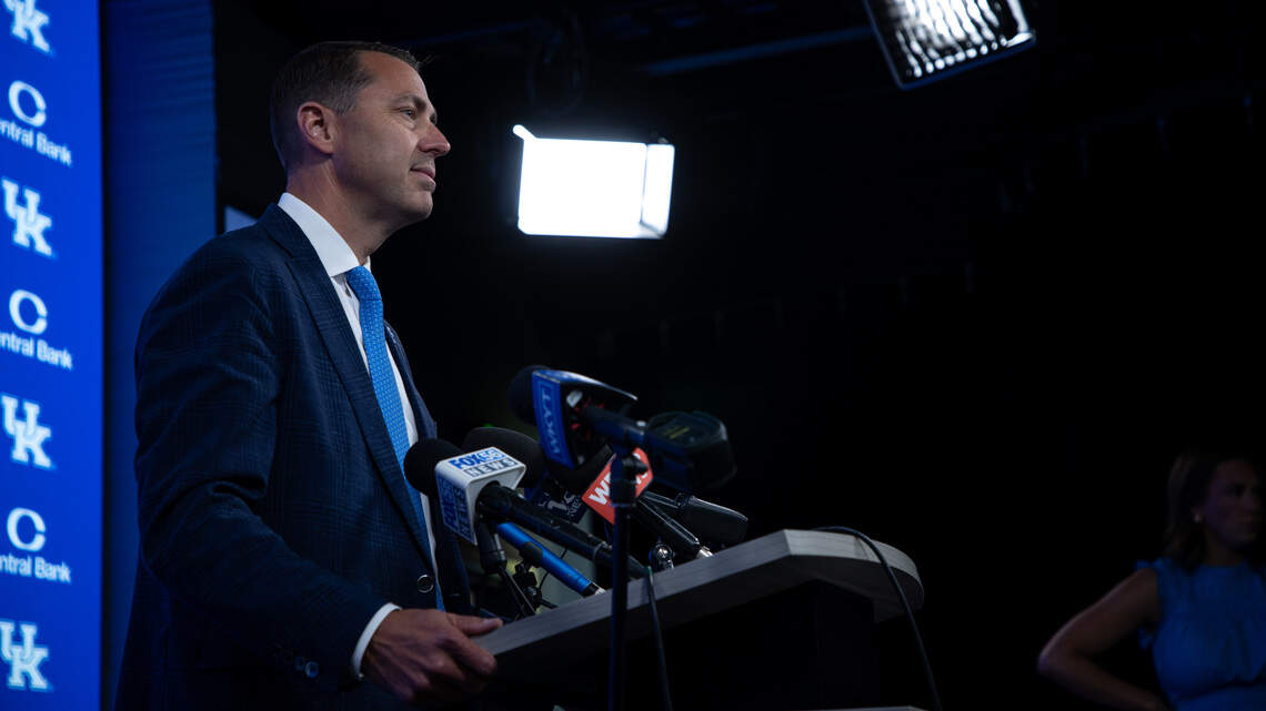 New Kentucky AD J Batt on football-basketball debate, general managers and more