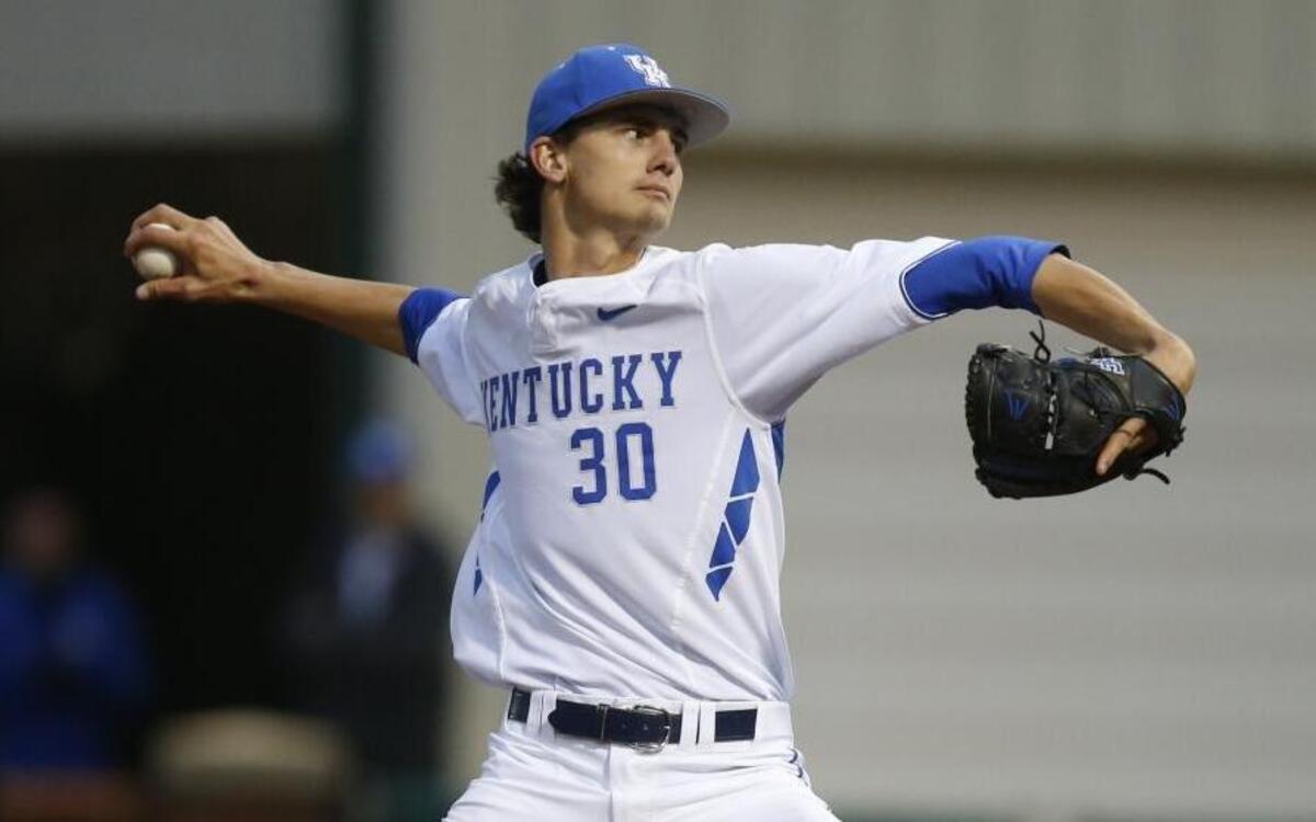 Kentucky Wildcats starting pitcher Sean Hjelle delivers a pitch during the game against the Vanderbilt Commodores at Cliff Hagan Stadium in Lexington, Ky on Friday, March 31, 2017.