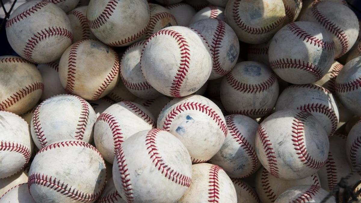 Kentucky plays the second game of its three-game series at Mississippi State on Saturday night at 7.