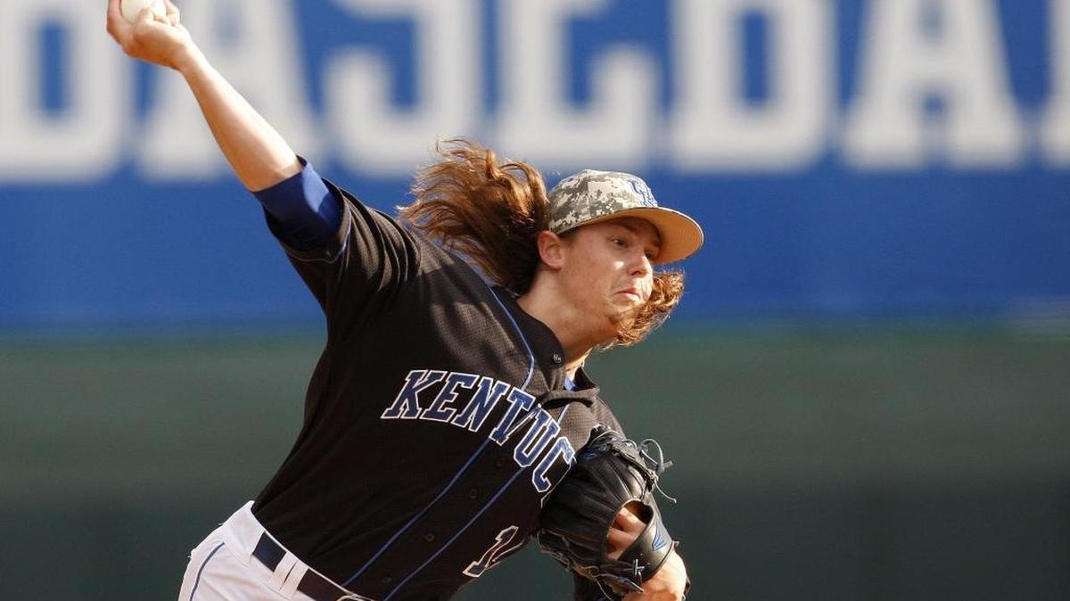 UK pitcher Dustin Beggs throws in the first inning against South Carolina at Cliff Hagan Stadium in Lexington, Ky., Saturday, May 7, 2016.