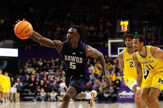 Zoom Diallo averaged 15.7 points, 3.9 rebounds and 4.5 assists per game as a sophomore at Washington during the 2025-26 season.