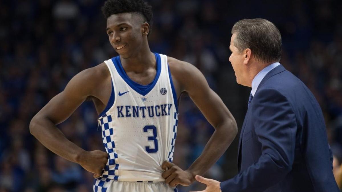Kentucky Wildcats head coach John Calipari and Hamidou Diallo (3) discuss as UK defeats Vermont 73-69 at Rupp Arena on Sunday Nov. 12, 2017.