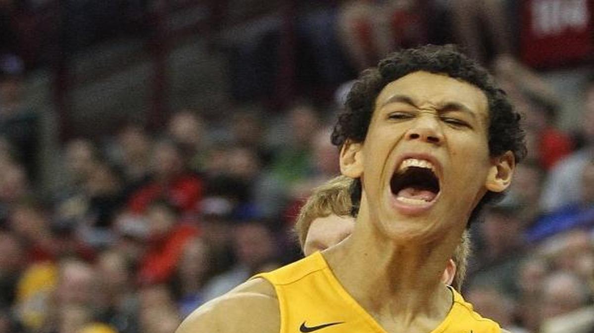 Jaxson Hayes, left, landed a scholarship offer from Kentucky on Tuesday night.