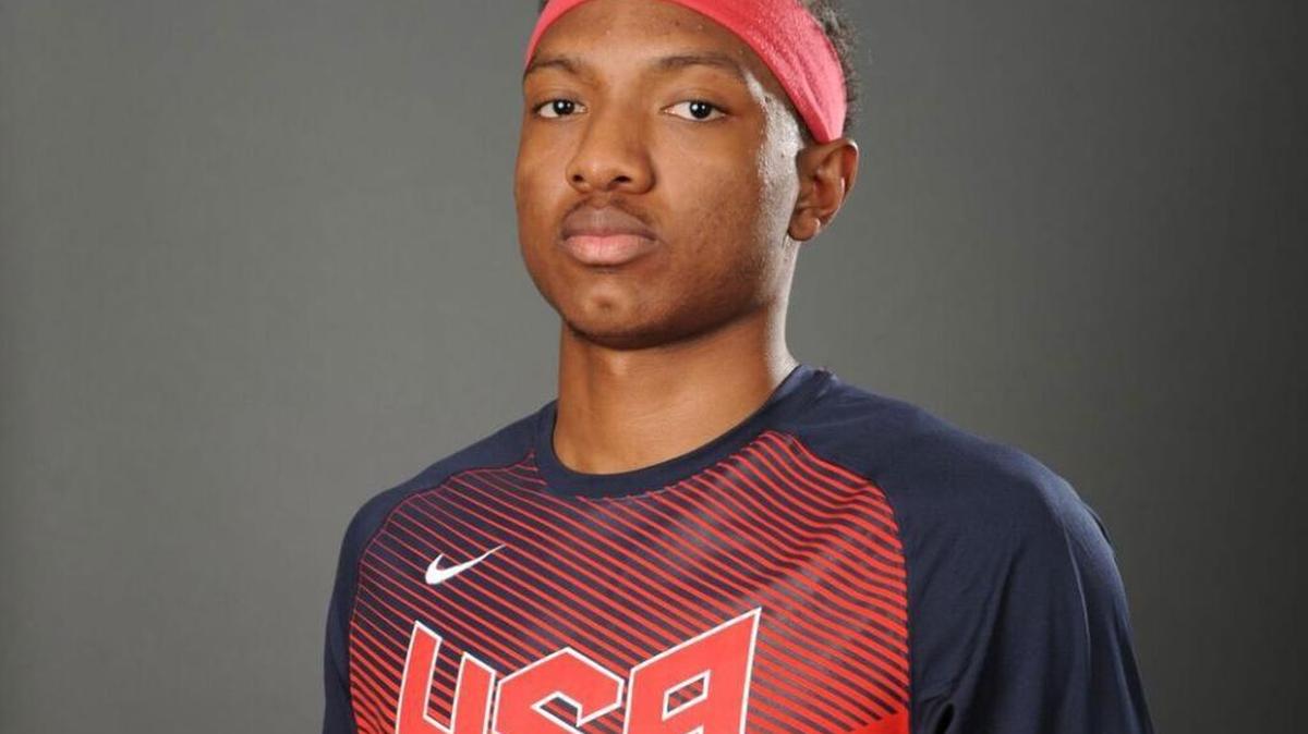 Wendell Carter averaged 21.6 points, 13.6 rebounds and 5.5 blocked shots per game for Pace Academy as a junior, earning first-team All-America honors and leading his squad to a state title.