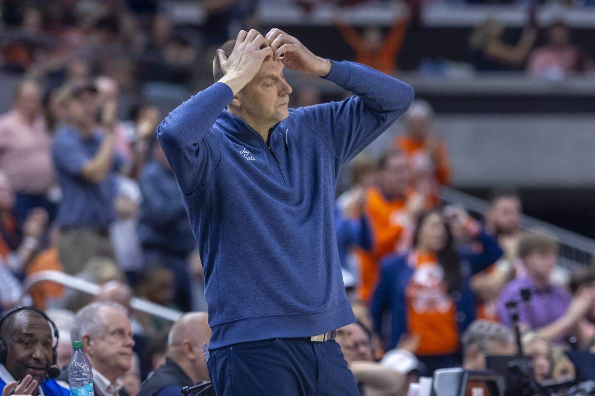 Kentucky head coach Mark Pope was not pleased with the officiating during the Wildcats’ loss at Auburn on Saturday.