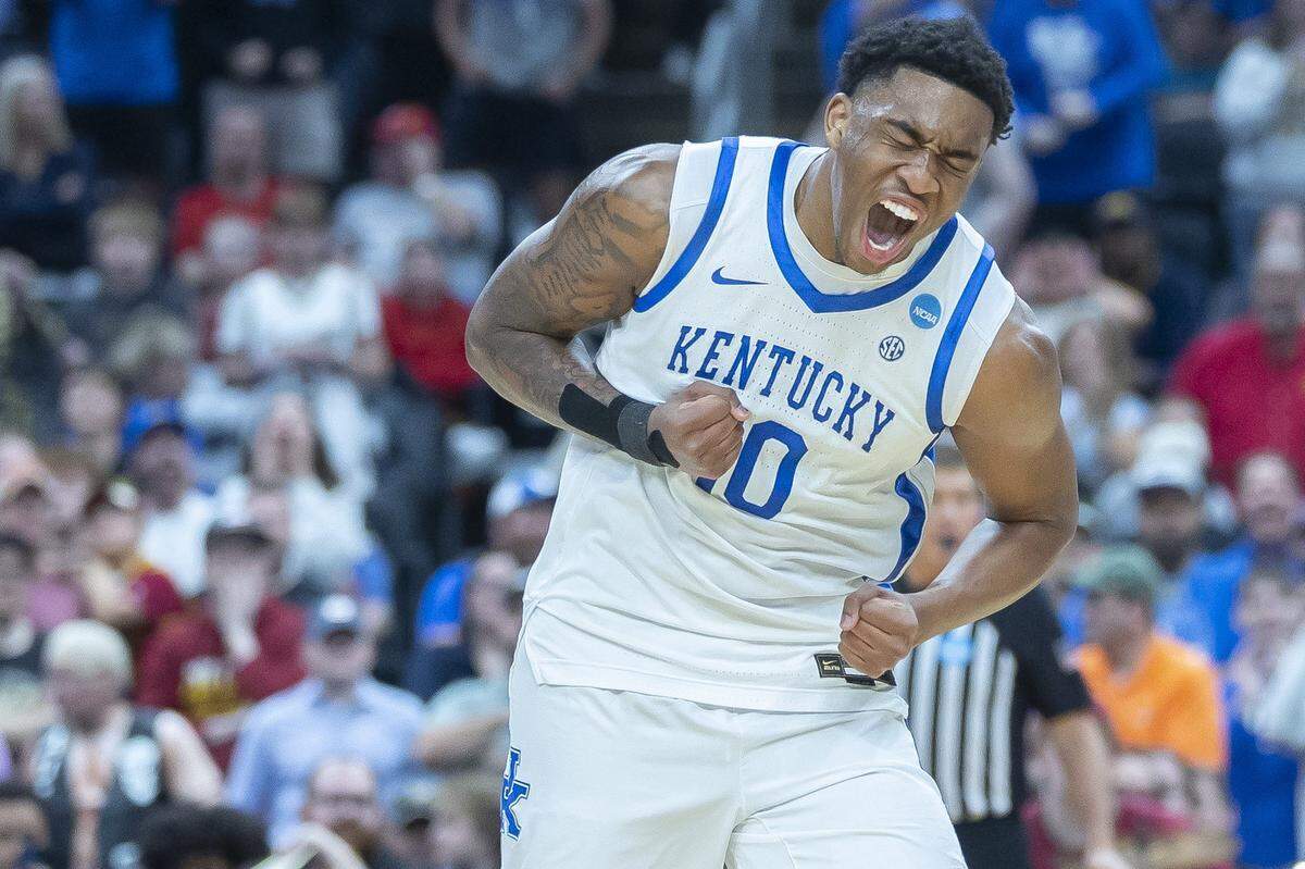 Kentucky junior forward Brandon Garrison tied his career high with six blocks in the Wildcats’ win over Santa Clara in the NCAA Tournament on Friday afternoon in St. Louis.