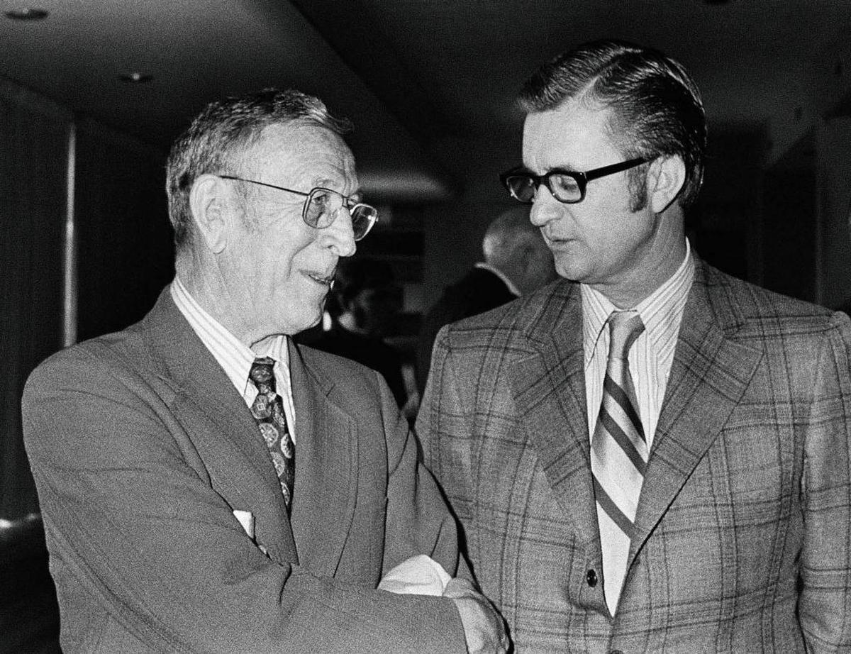 UCLA Coach John Wooden and Memphis State Coach Gene Bartow chatted during a news conference in St. Louis in 1973. Bartow, who succeeded Wooden at UCLA and later launched UAB’s athletic program, died in 2012 at age 81.